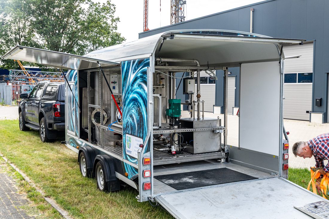 The PAAS unit deployed on-site with equipment running