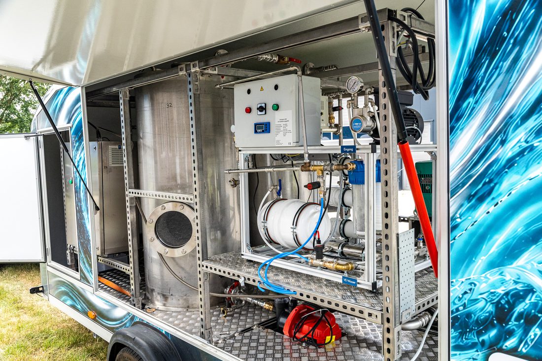 The full multi-stage process rack inside the PAAS unit